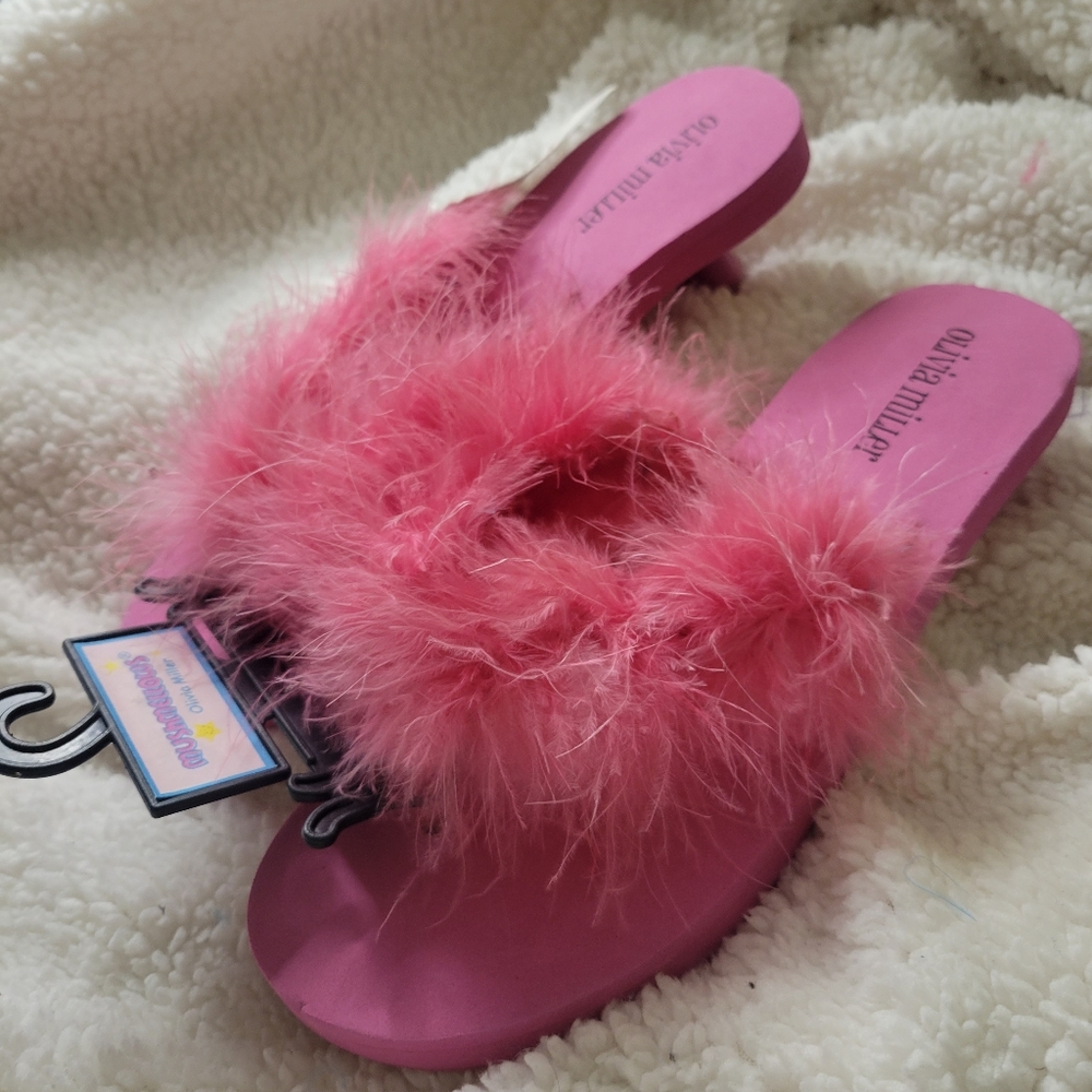 Size 8 pink fuzzy heel